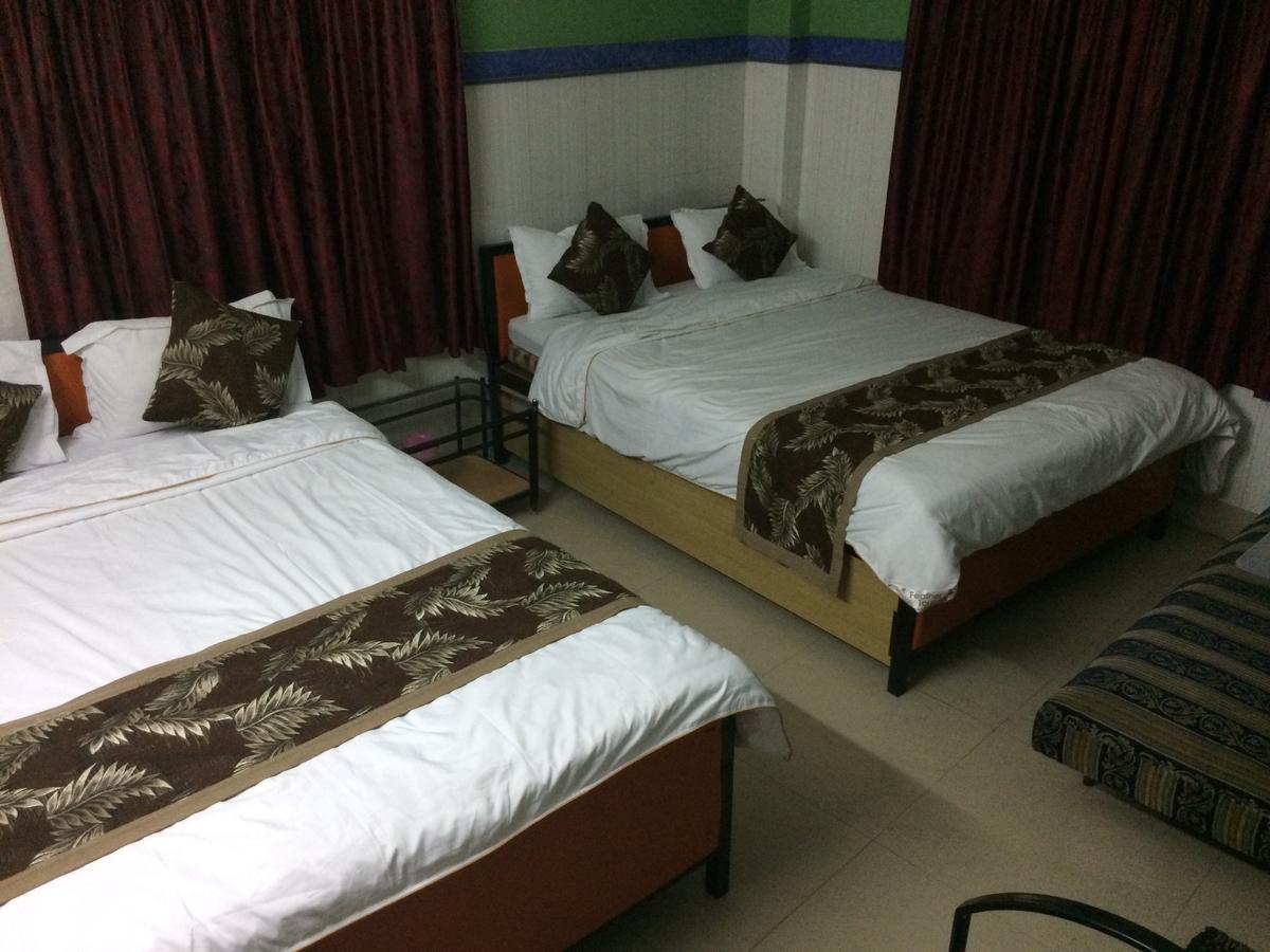 Oyo 16064 Tirupati Lodge Siliguri Eksteriør bilde